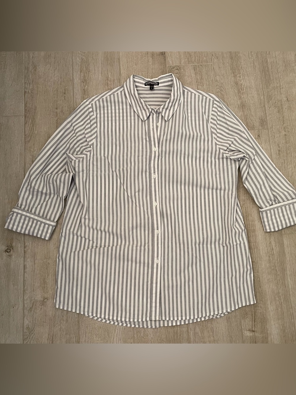 Express Women’s Gray and White Vertical Stripe Button-Down Shirt, L